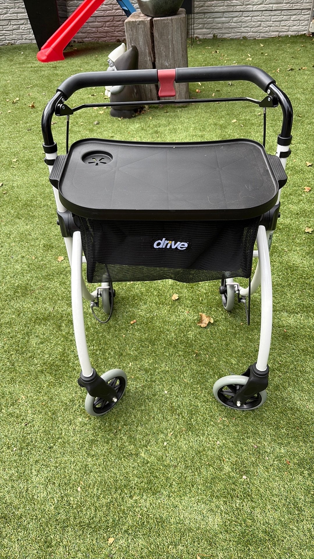 Te koop zgn lichtgewicht rollator., Diversen, Ophalen, Lichtgewicht, Zo goed als nieuw