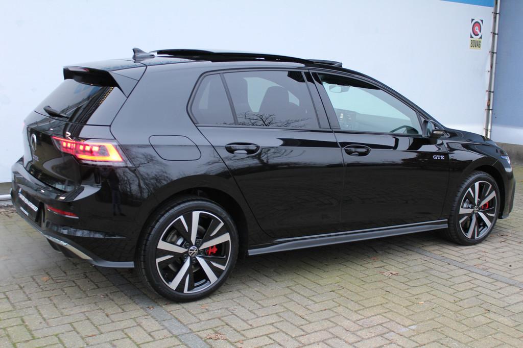 Volkswagen Golf 8.5 1.5 eHybrid GTE 272 Pk | Panorama dak |, 4 cilinders, Met garantie (alle), Automatische klimaatregeling, Zwart