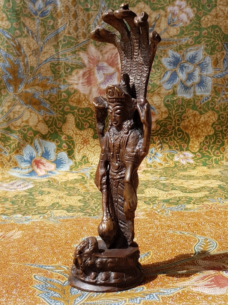 Mooi zwaar oud Oosters brons beeldje van een Naga Boeddha., Ophalen of Verzenden, Beeld, Handgemaakt, Brons