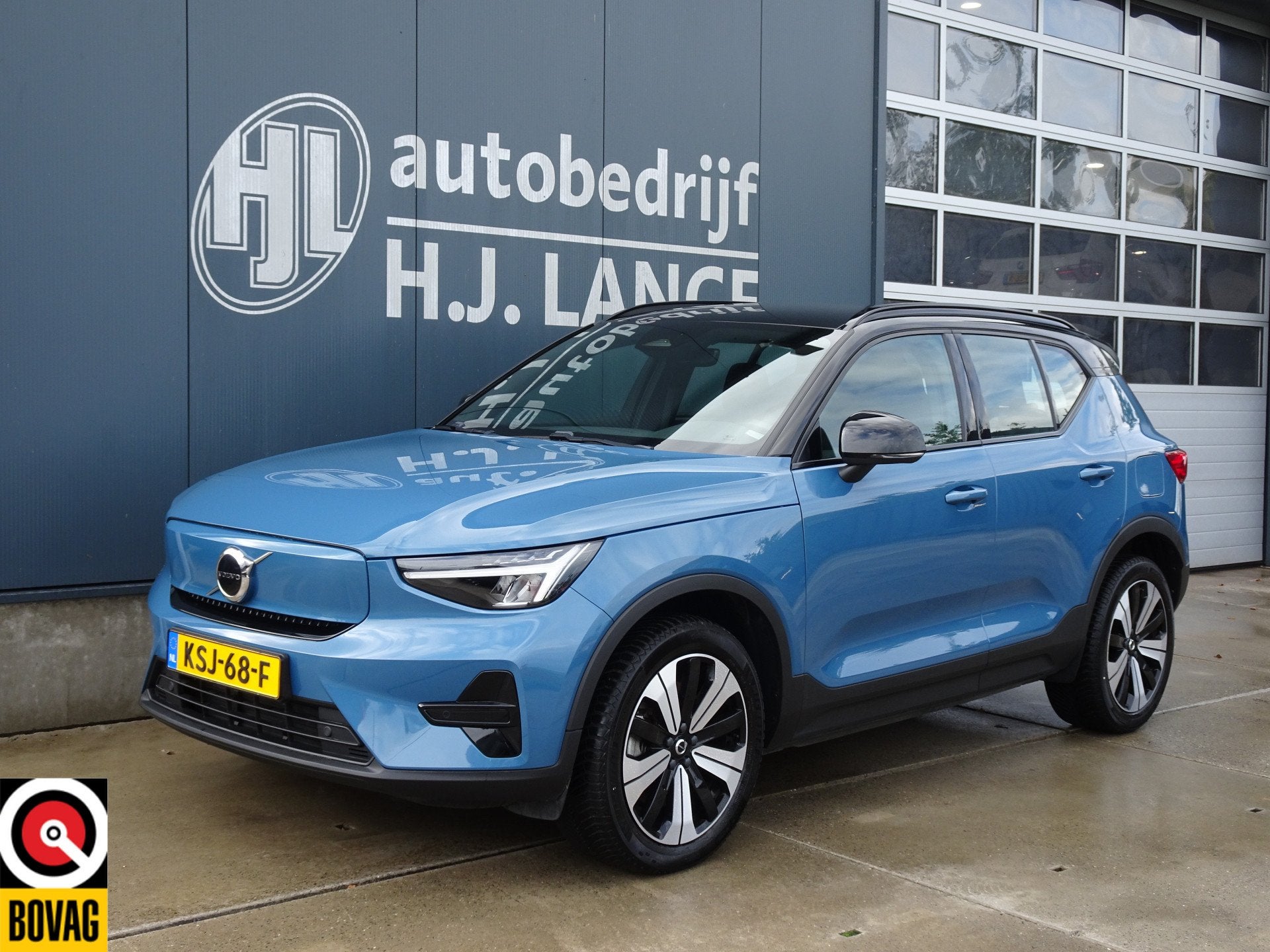 Volvo XC40 Recharge Core SOH98% (bj 2023, automaat), Auto's, 12 maanden, Stof, Gebruikt, Zwart