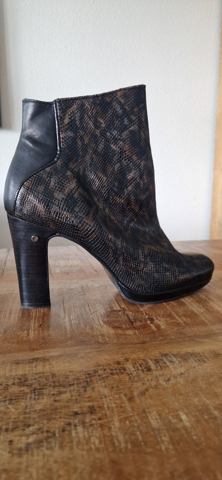 Floris van Bommel enkellaarsjes, Kleding | Dames, Schoenen, Zwart, Floris van Bommel, Lage of Enkellaarzen, Ophalen of Verzenden