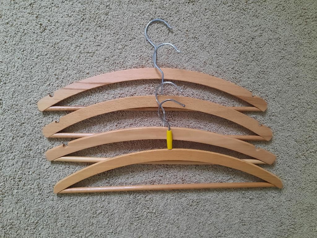HOUTEN KLEDING HANGERS, Ophalen of Verzenden, Zo goed als nieuw, Hout, Volwassenen