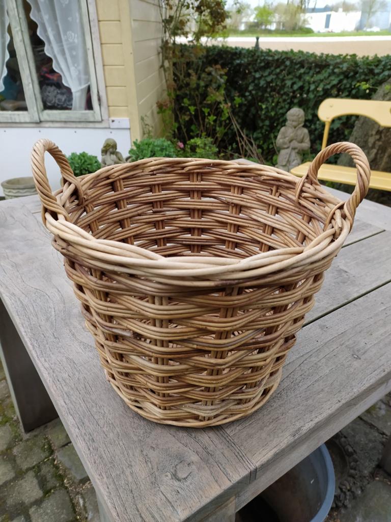 Het originele antieke stofdoeken mandje uit boedel van oma., Ophalen, Rond, Riet
