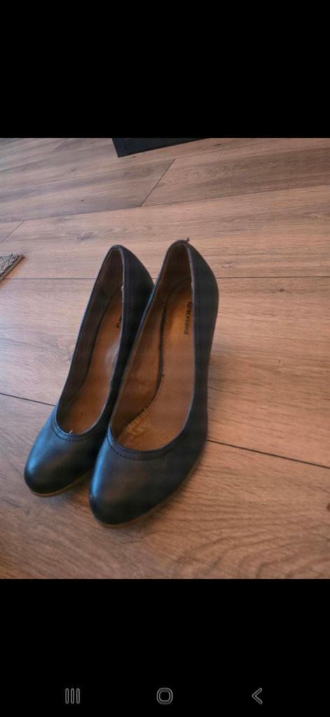 Dames hakschoen (maat 38), Ophalen of Verzenden, Zo goed als nieuw, Zwart, Sneakers of Gympen