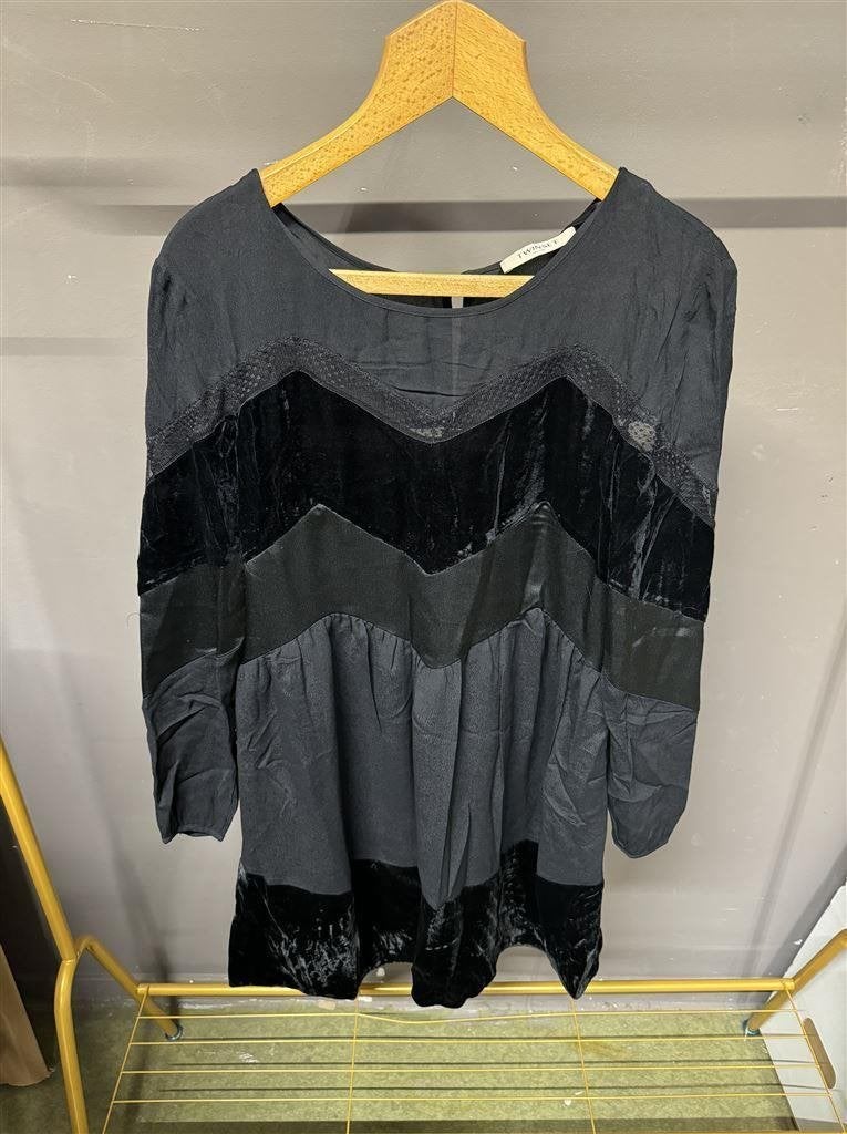 jurk - Twinset milano Black velvet chiffon UK10 - 42, Ophalen of Verzenden, Zo goed als nieuw, Maat 42/44 (L), Zwart