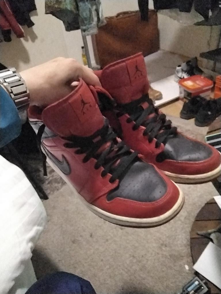 Nike Air Jordan 1 Mid - Rood/Zwart - Maat 44.5, Ophalen, Gedragen, Overige kleuren, Sneakers of Gympen