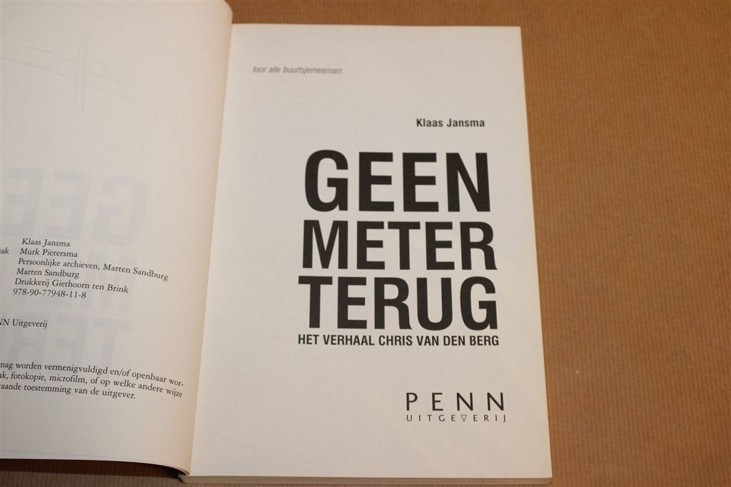 Geen Meter Terug — Chris van den Berg, Leeuwarden, Ophalen of Verzenden, Gelezen