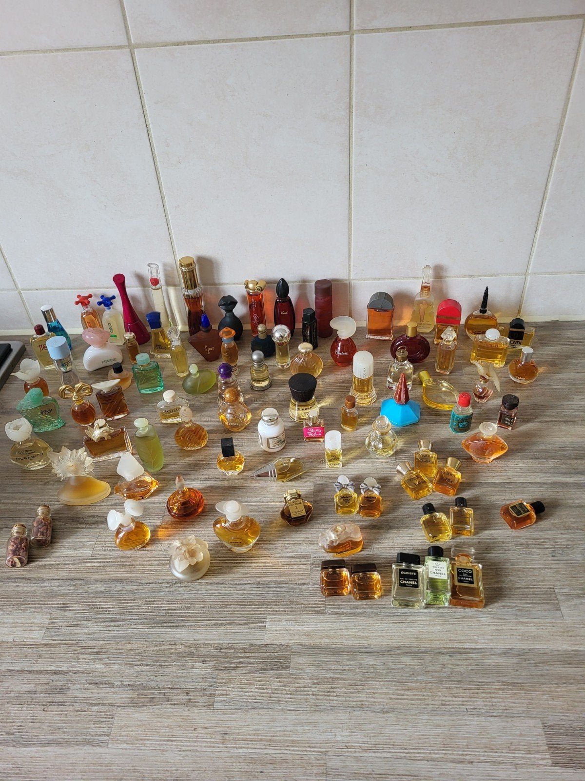 te koop 80 vintage dure miniaturen parfum collectie, Verzamelen, Ophalen of Verzenden, Zo goed als nieuw, Miniatuur