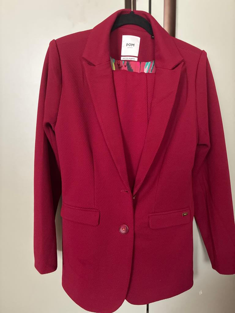POM Pak Zgan Wijnrood - Jasje 40, Broek 38, Kleding | Dames, Maat 38/40 (M), Kostuum of Pak, Ophalen of Verzenden, Zo goed als nieuw