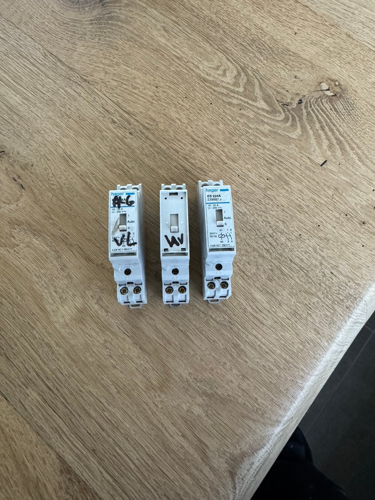 Hager ES 224A Relais, Ophalen of Verzenden, Gebruikt, Overige typen