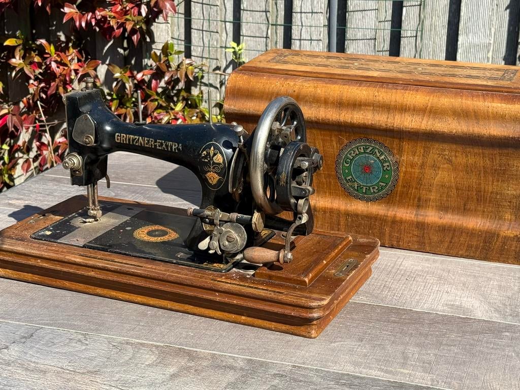 100 jaar oude Gritzner-Extra naaimachine, Antiek en Kunst, Antiek | Naaimachines, Ophalen