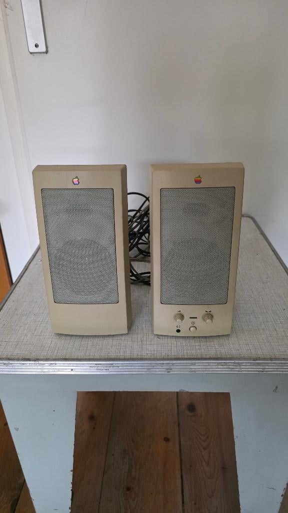 Vintage Apple speakers, Ophalen of Verzenden, Gebruikt, Minder dan 60 watt, Overige merken