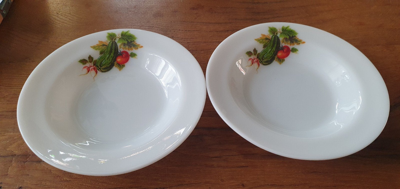 2 borden augurk vintage JAJ Pyrex borden uit Engeland, Ophalen of Verzenden, Overige stijlen, Bord(en)