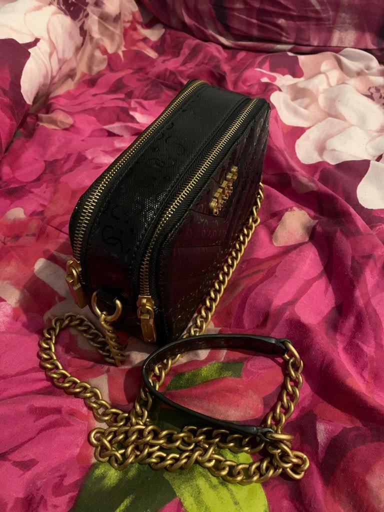Guess Avondtasje Zwart met Gouden Details, Ophalen of Verzenden, Nieuw, Zwart, Avondtasje