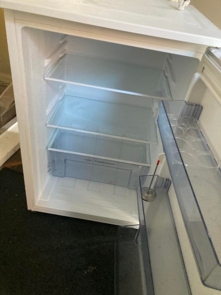 Indesit Koelkast - Compact en Efficiënt, Ophalen of Verzenden, Minder dan 75 liter, Zonder vriesvak, Gebruikt
