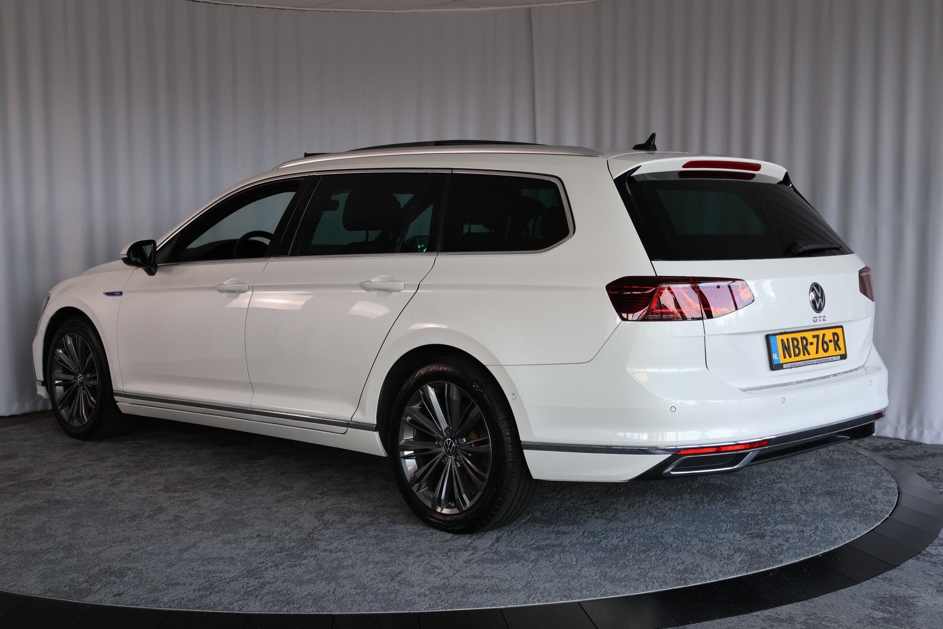 Volkswagen Passat Variant 1.4 TSI PHEV GTE Business, Camera,, Auto's, Dealer onderhouden, Gebruikt, Euro 6, 4 cilinders