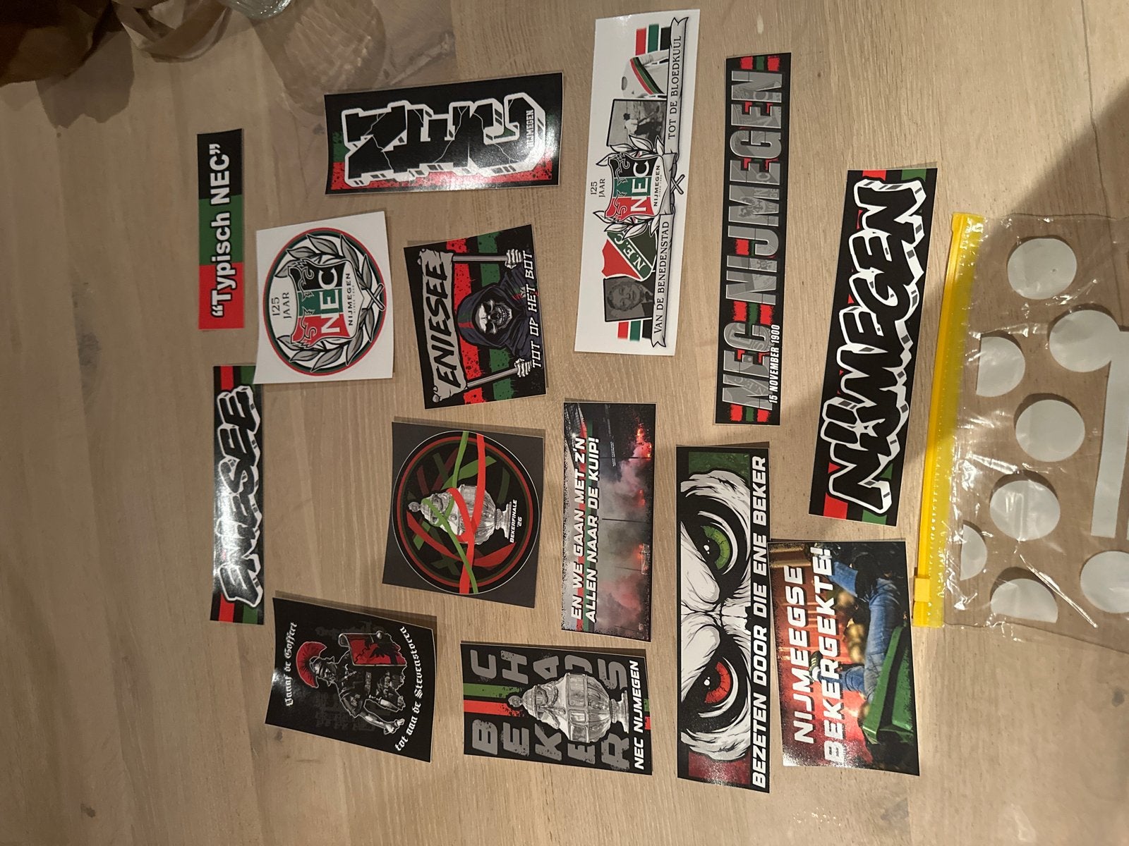 NEC Nijmegen stickers - Diverse collectie 14 stuks, Verzamelen, Stickers, Ophalen, Gebruikt, Sport