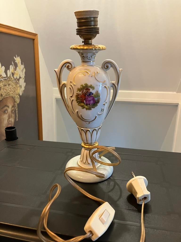 Antieke tafellamp met decoratie, Ophalen of Verzenden