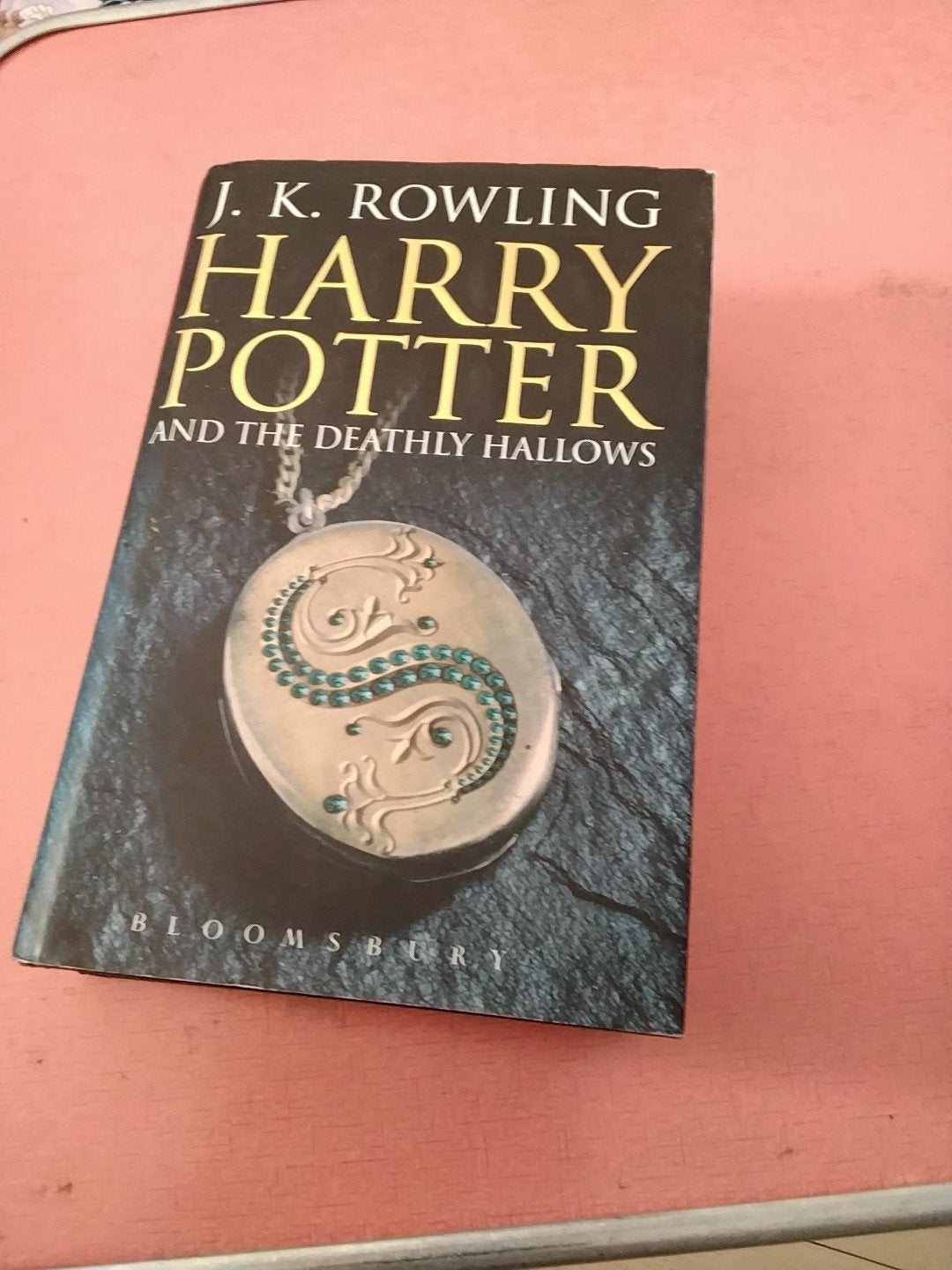 harry Potter and the deathly Halloween Engels boek € 5, Ophalen of Verzenden, Zo goed als nieuw, Boek of Poster