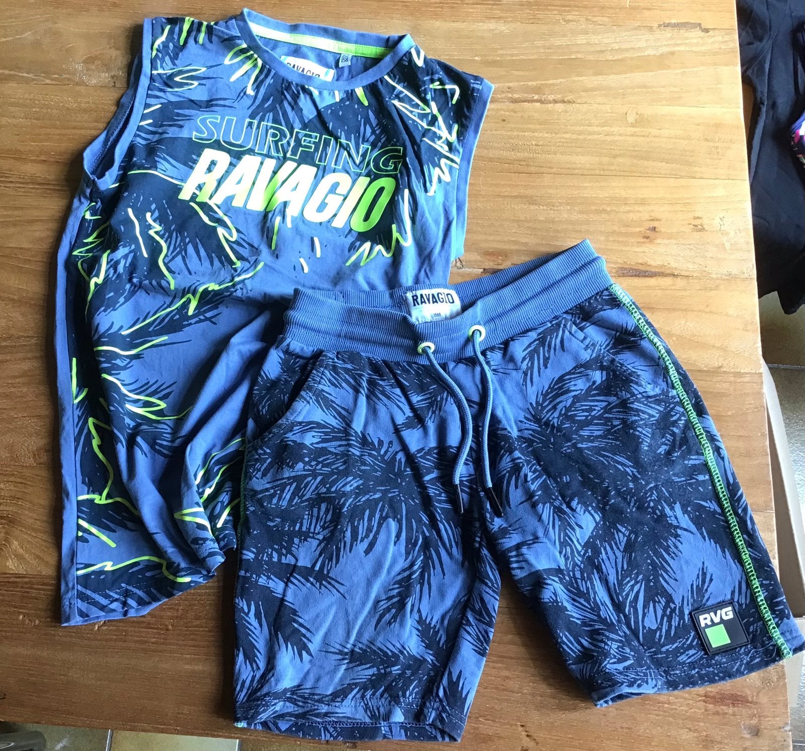 Leuk setje. €7,50 broekje 140/146.Top 152/158, Kinderen en Baby's, Kinderkleding | Maat 146, Ophalen of Verzenden, Zo goed als nieuw
