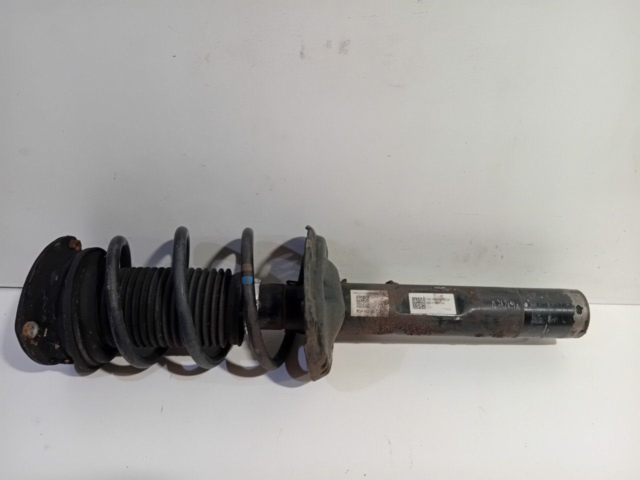Veerpoot rechts voor Volkswagen Touran, Onderdelen@venauto.nl, Van der Ven Autorecycling B.V., Gebruikt, Ettenseweg 76, 4706 PB Roosendaal, The Netherlands