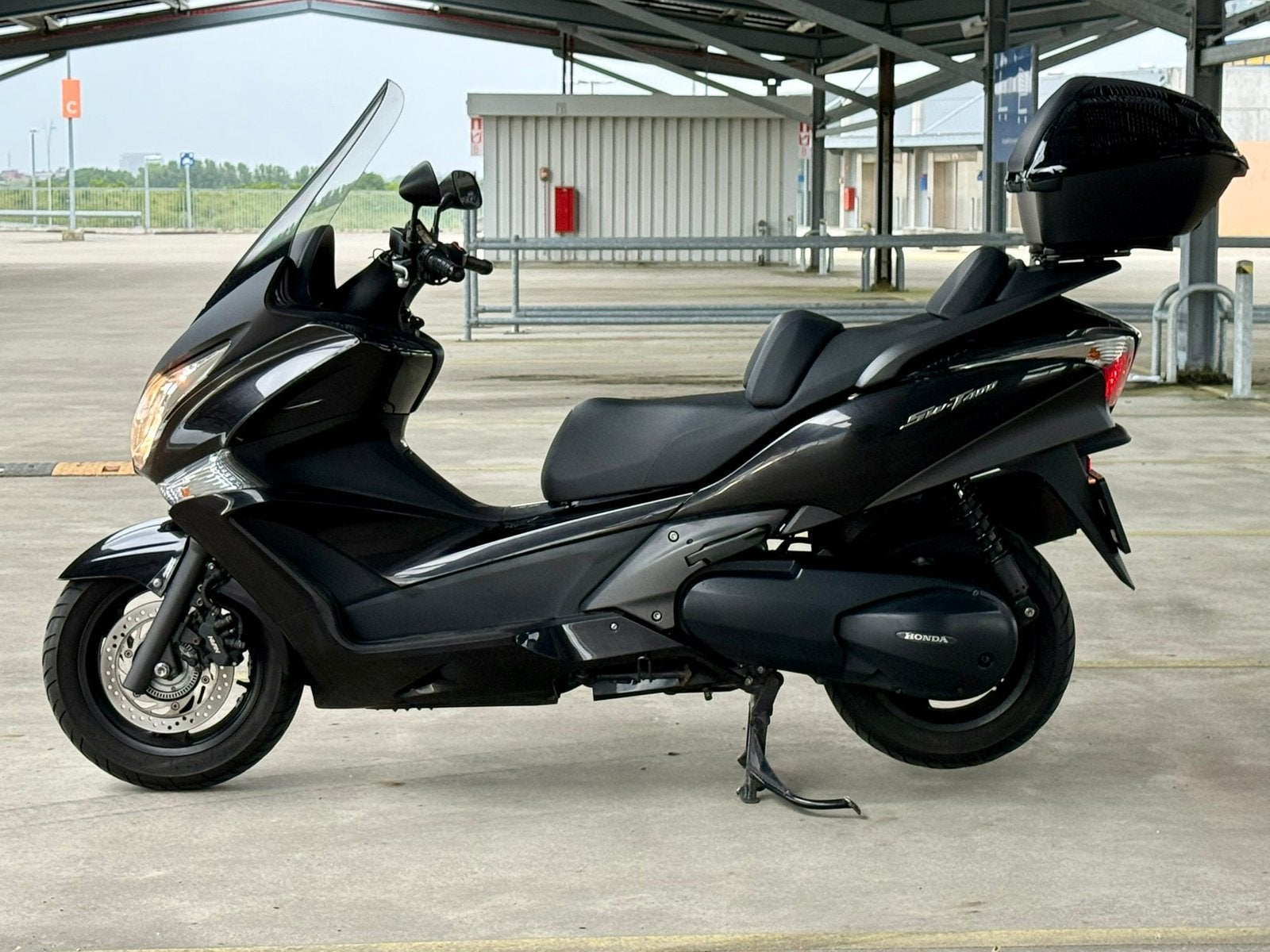Honda SW400 Silverwing 2017  12500km 29kw, Motoren, Motoren | Honda, Occasion, Particulier, Minimaal motorrijbewijs A2, Automaat