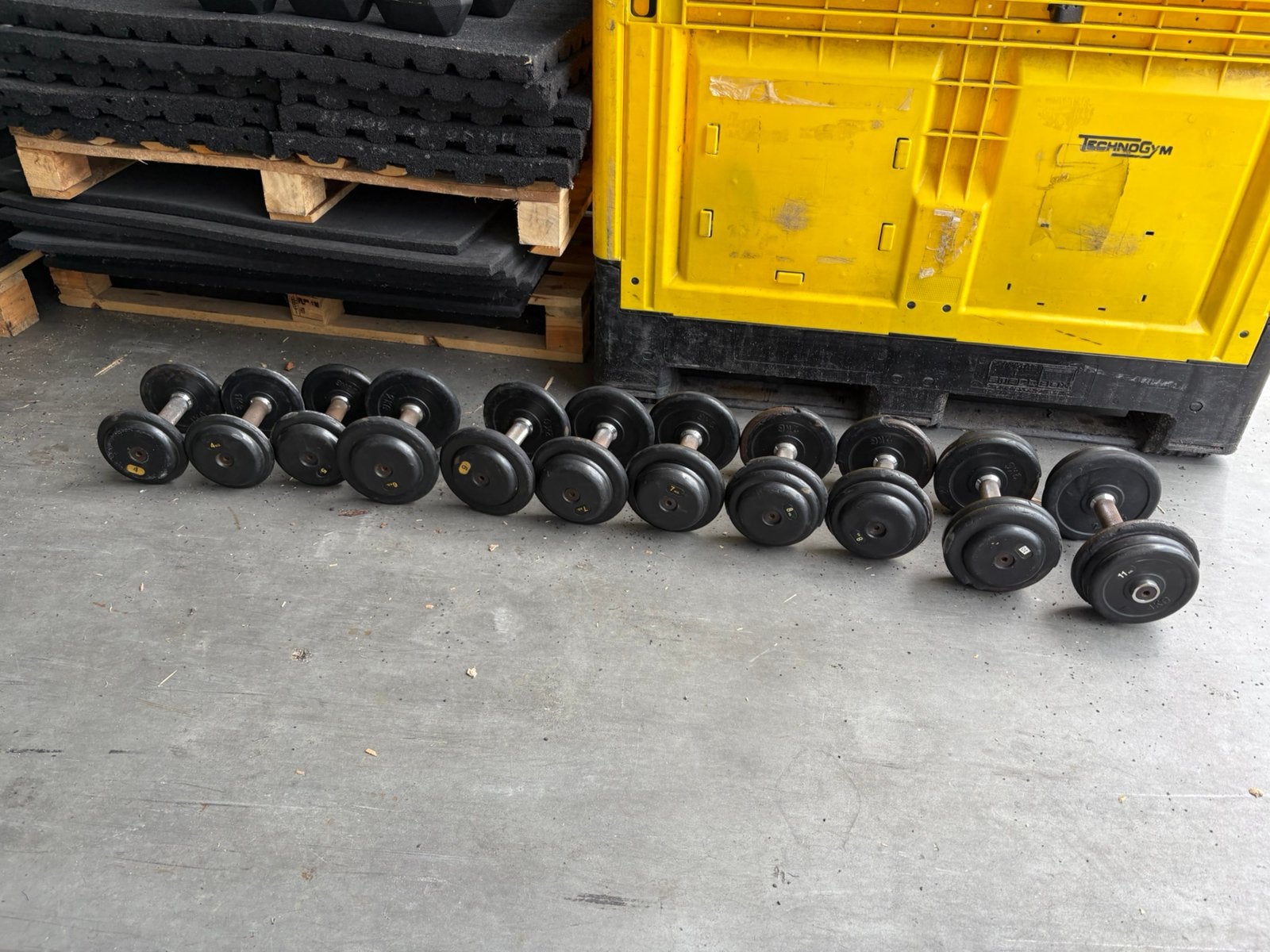 Rubberen dumbbells 4-11 kg beschadigd dumbbell gewichten, Ophalen, Dumbbell, Gebruikt, Gewichten