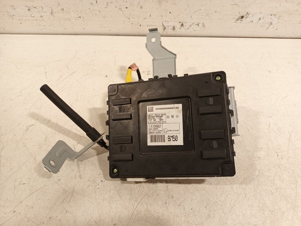 Computer body control Hyundai i10, Onderdelen@venauto.nl, Van der Ven Autorecycling B.V., Gebruikt, Ettenseweg 76, 4706 PB Roosendaal, The Netherlands
