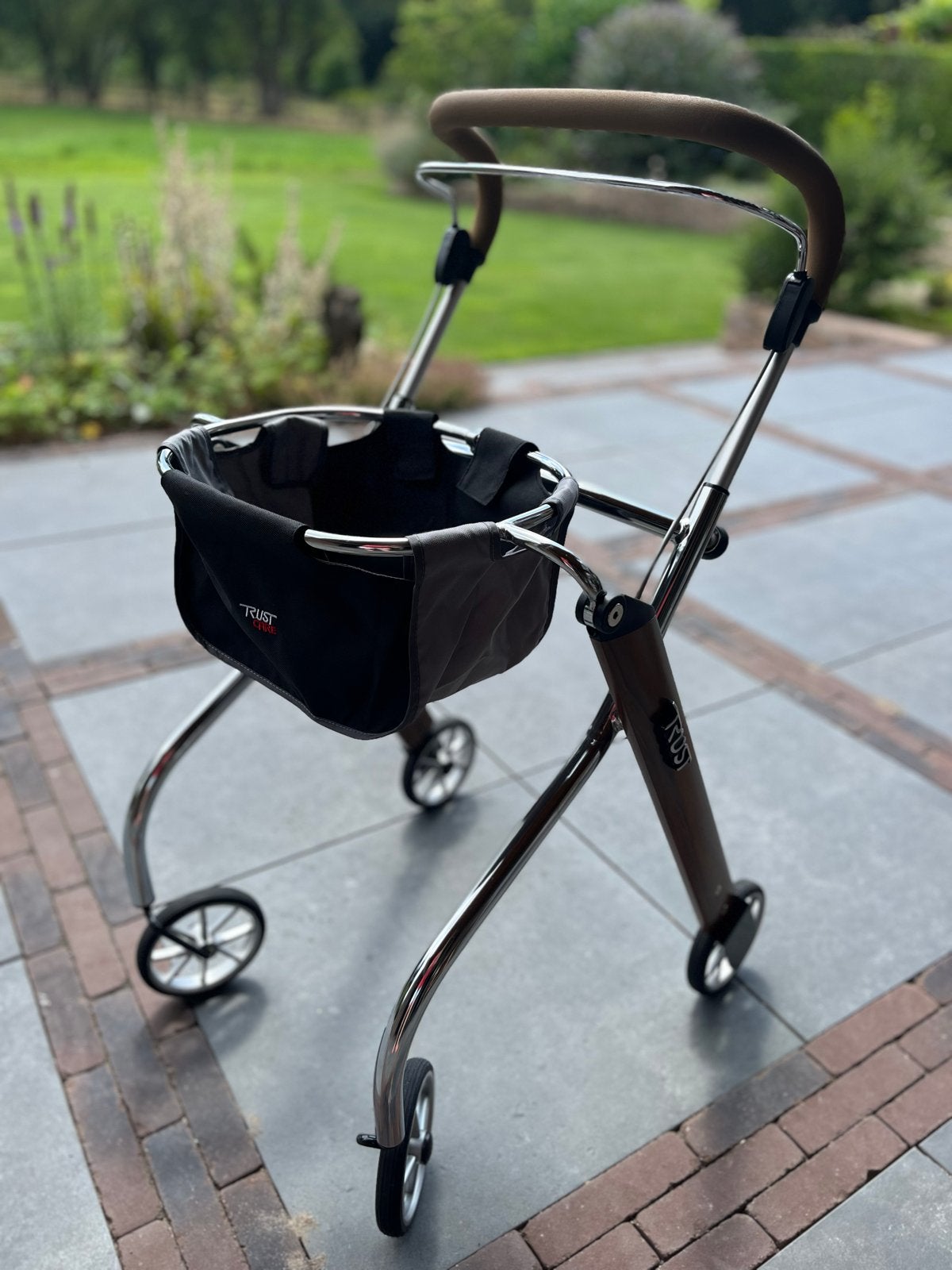 Indoor rollator, licht en wendbaar., Ophalen, Opvouwbaar, Gebruikt