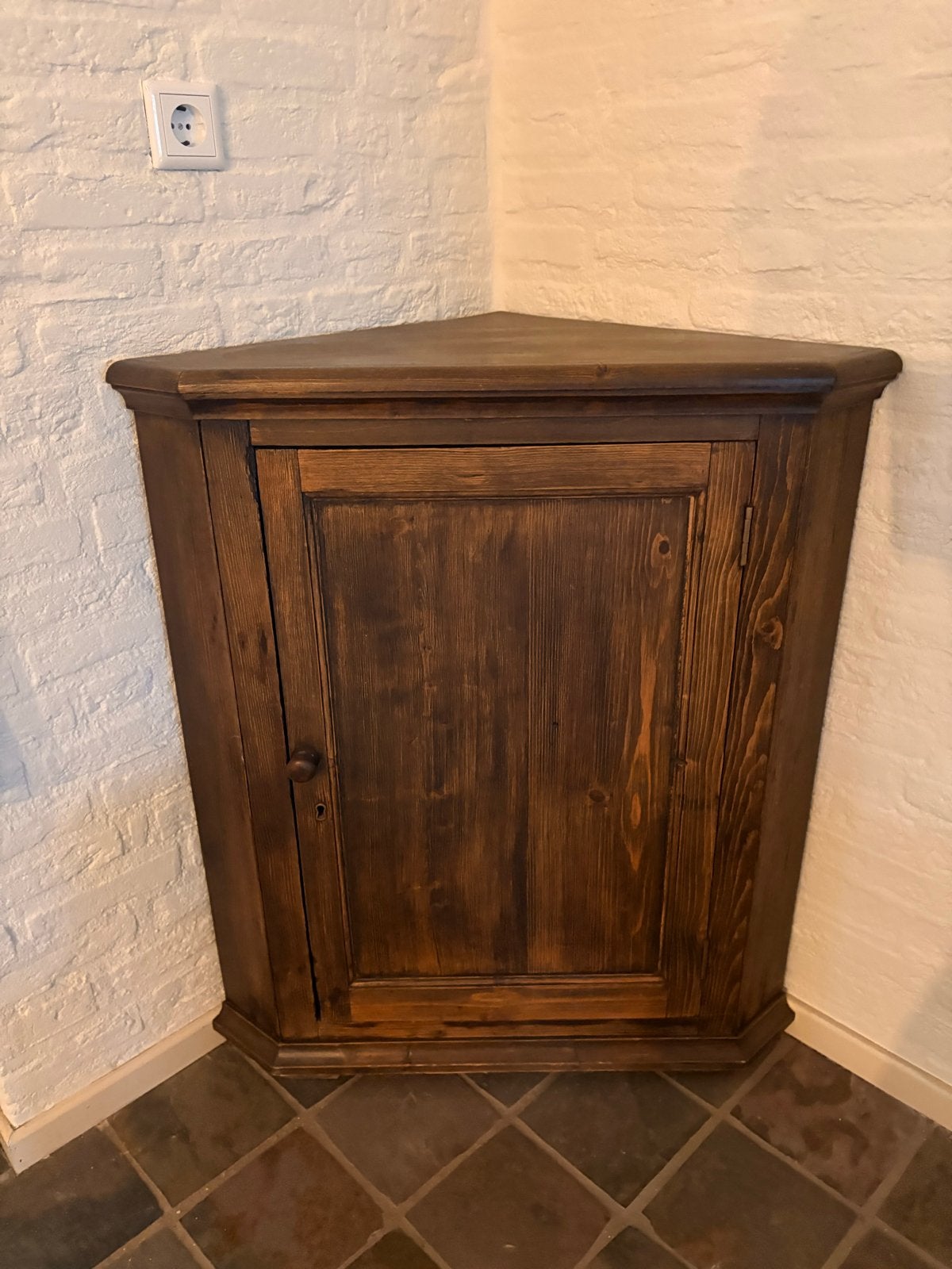 Mooie houten hoekkast met planken, Ophalen, Gebruikt