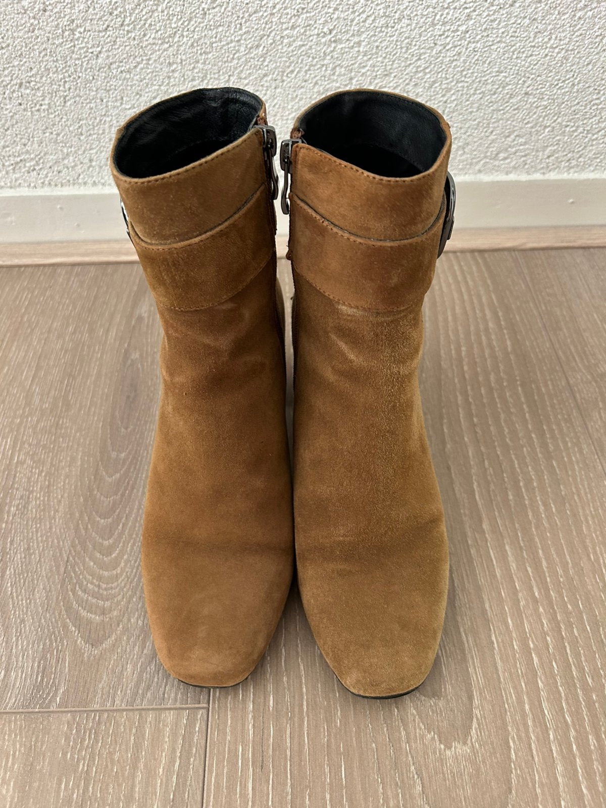 Lichtbruine suede laarsjes maat 38, Ophalen of Verzenden, Zo goed als nieuw, Zwart