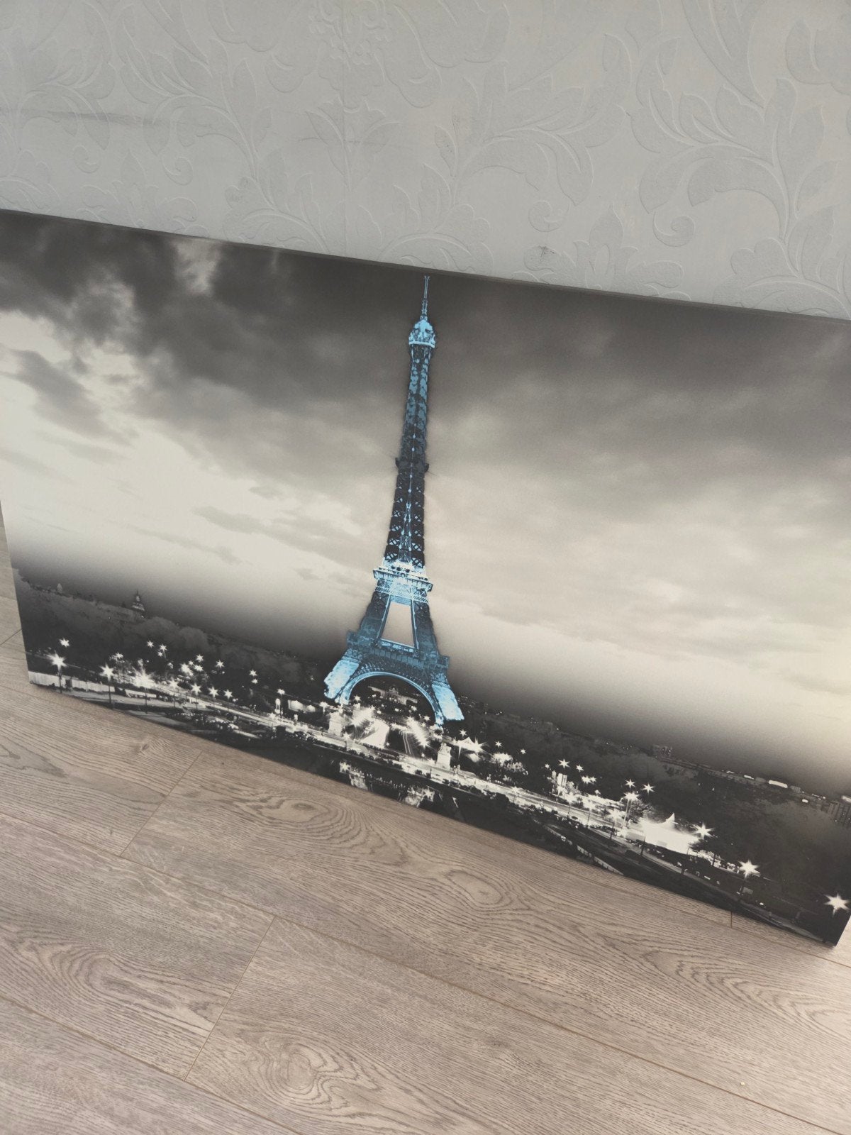Eiffeltoren Canvas Schilderij - Zwart-wit met blauw accent, Ophalen, 50 – 75, Zo goed als nieuw, Schilderij
