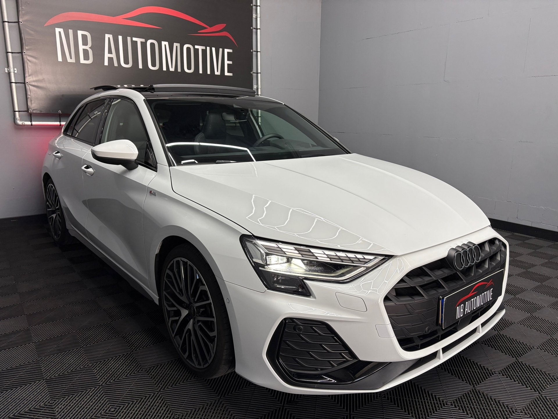 Audi A3 Sportback 35 TFSI Pano Headup 3x S-line, Dealer onderhouden, 4 cilinders, Wit, Bedrijf