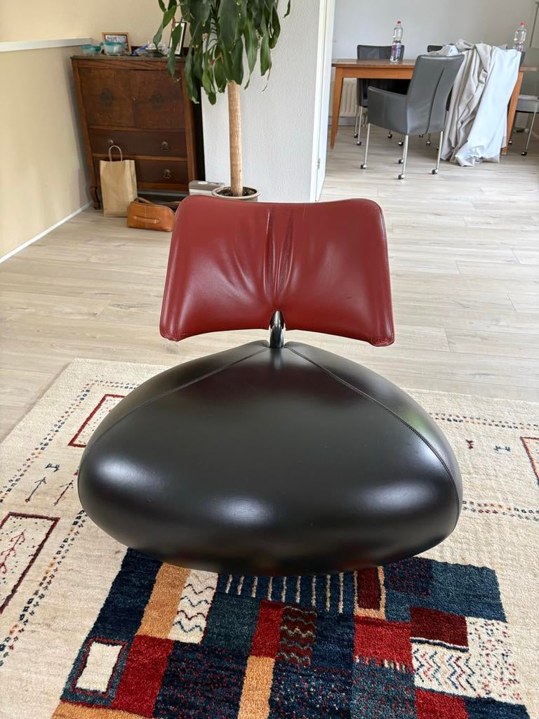 Design stoel zwart/rood leer, Ophalen, Gebruikt, Overige kleuren, Leer