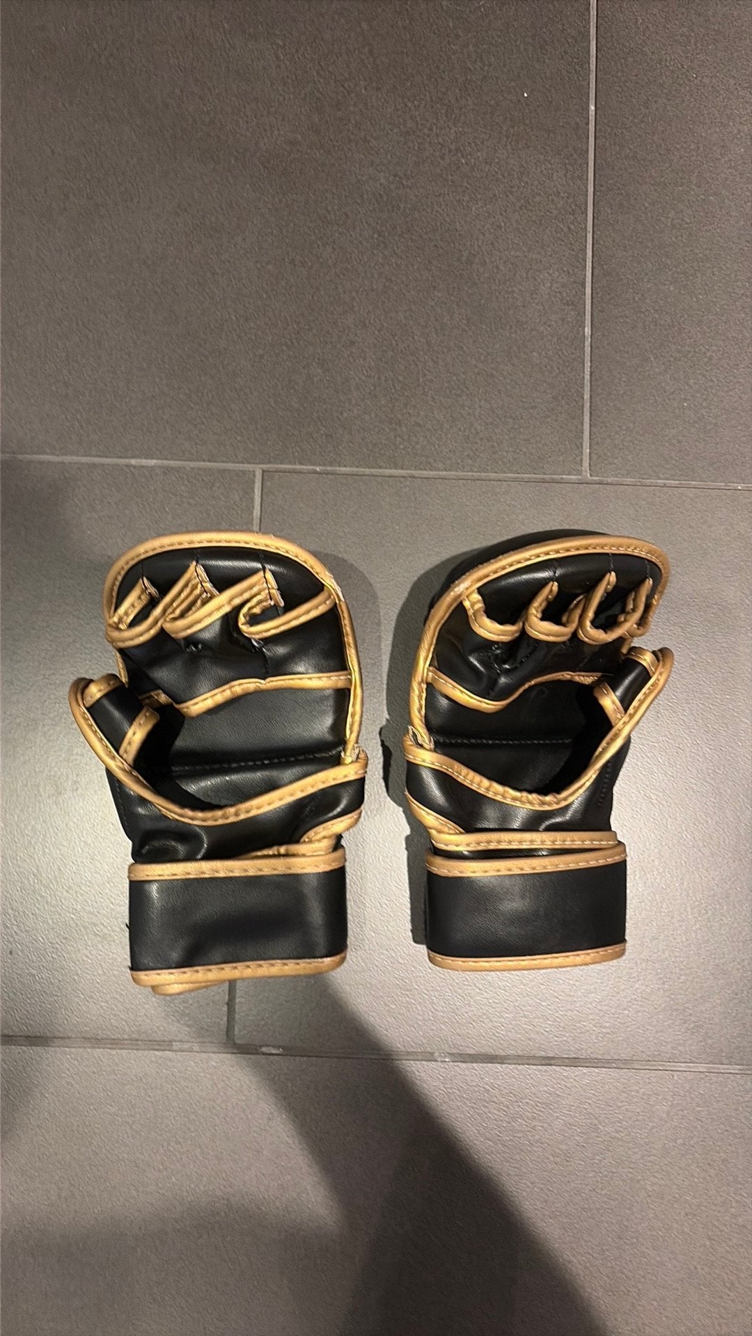 Mma handschoenen, Overige, Vechtsportmateriaal, Ophalen of Verzenden, Zo goed als nieuw