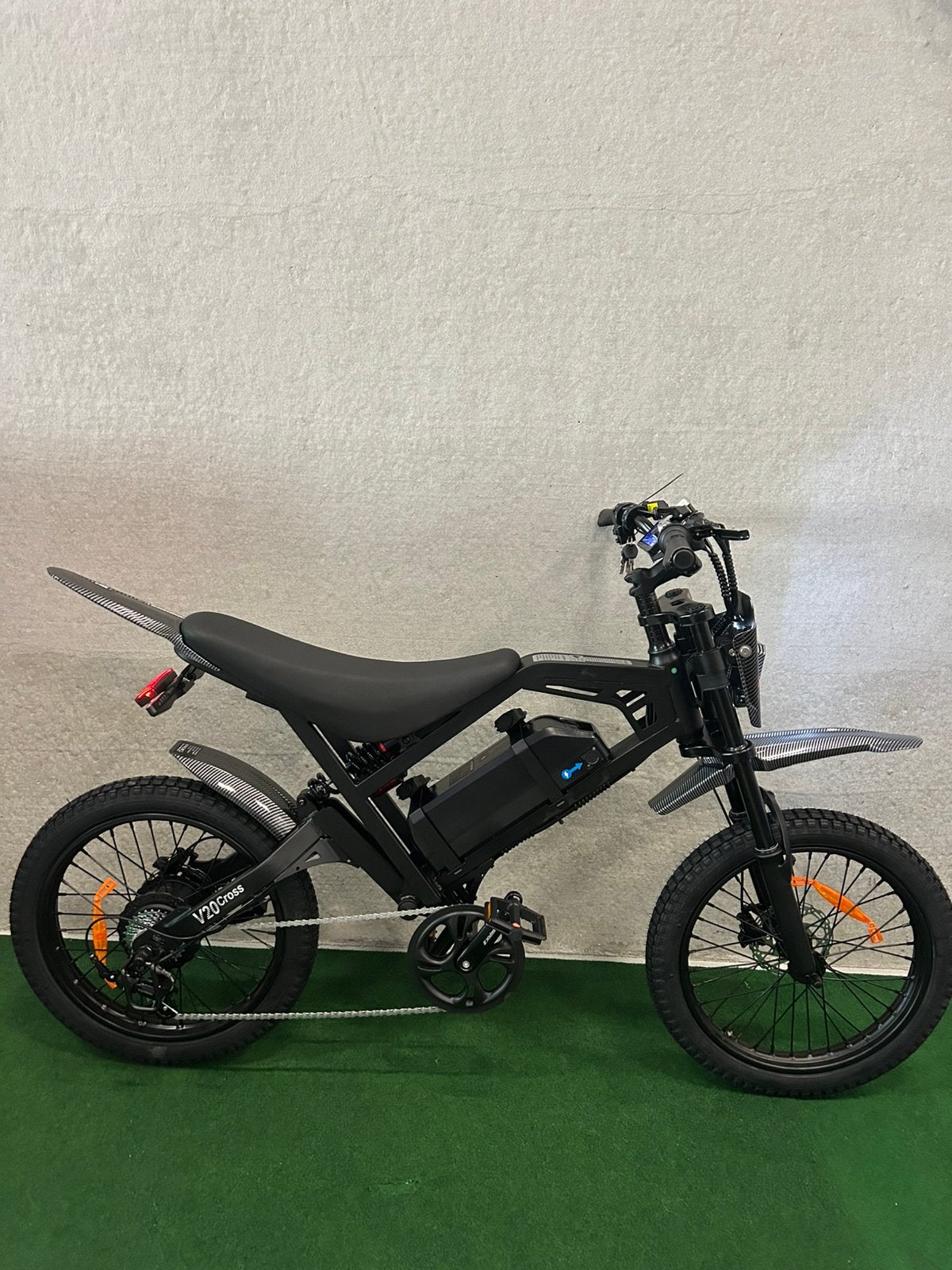 Nieuwe V20 Cross met 22.5 ampere accu,showroom,garantie,bon, Overige merken, Nieuw, Ophalen of Verzenden, Afspraakpunt.nl