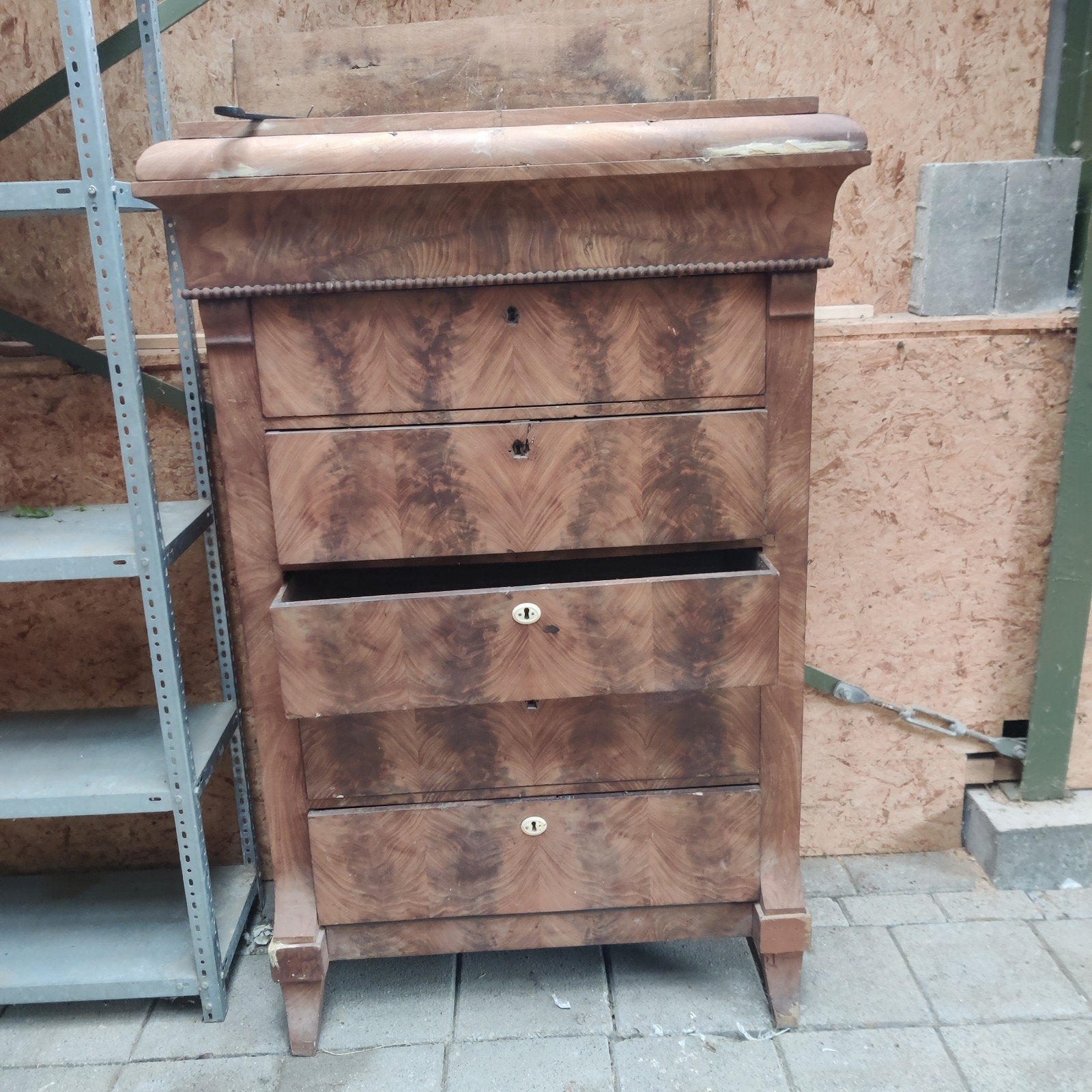 gratis kast, Ophalen of Verzenden