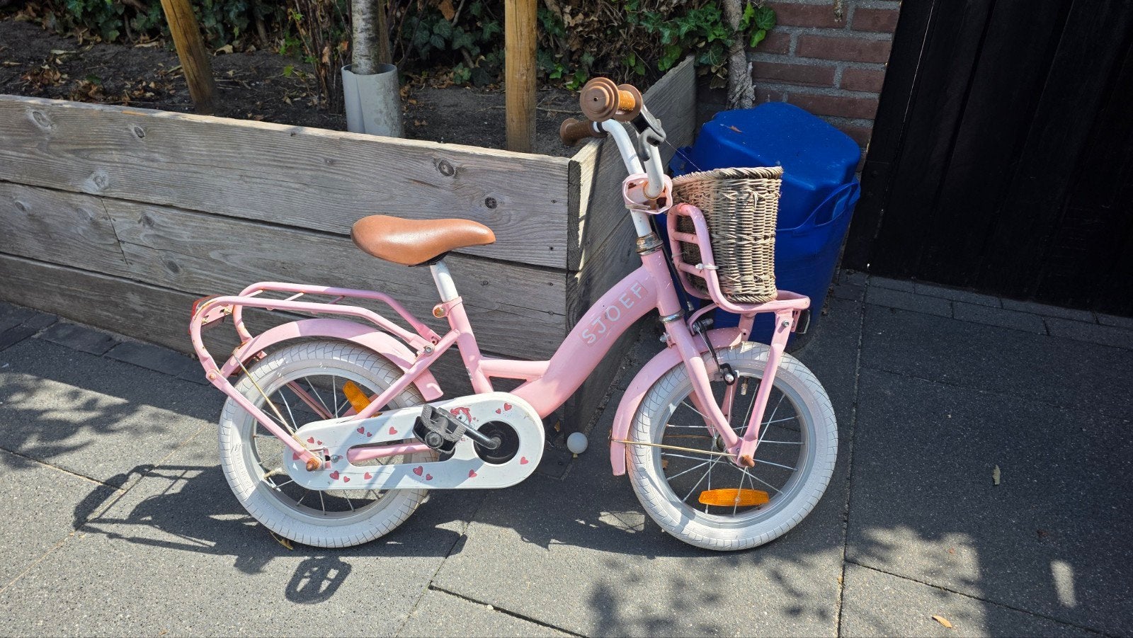 Roze meisjesfiets 14 inch met mandje - Sjoef, Ophalen, Terugtraprem, Gebruikt, 14 inch of minder