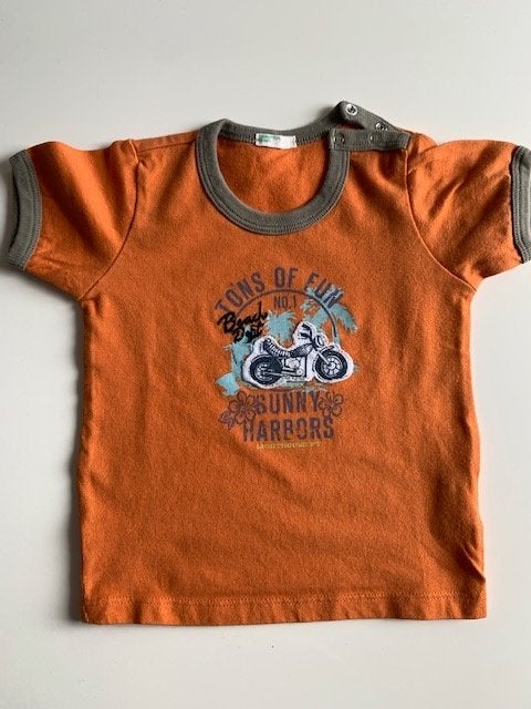 T Shirtje van Benetton , maat 68 nog NIEUW (A18), Kinderen en Baby's, Babykleding | Maat 68, Nieuw, Ophalen of Verzenden, Shirtje of Longsleeve