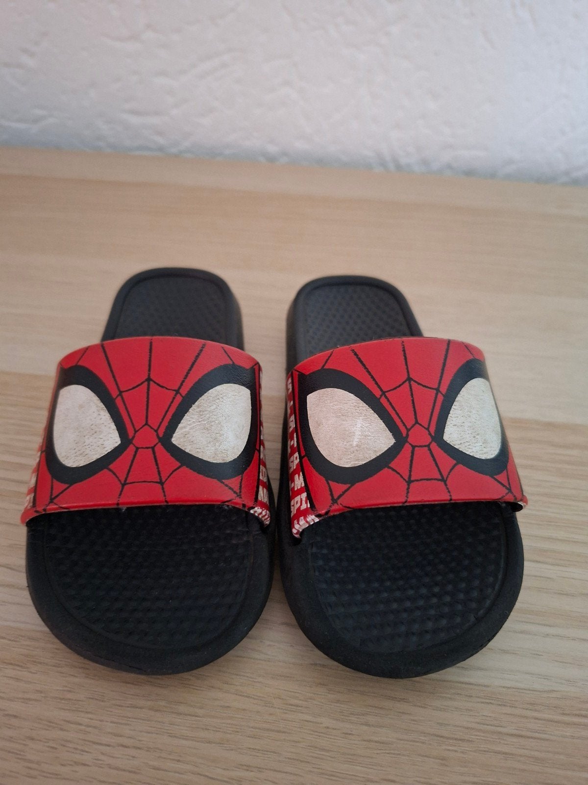 Spiderman slippers voor jongens, Gebruikt, Overige typen, Ophalen of Verzenden, Spiderman
