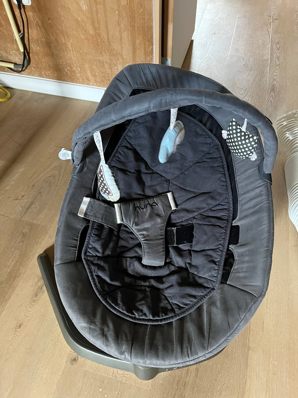 Nuna Schommel Wipstoel Baby - Comfortabel en Veilig, Gebruikt, Wipstoel, Met gordel(s) of riempje(s), Ophalen