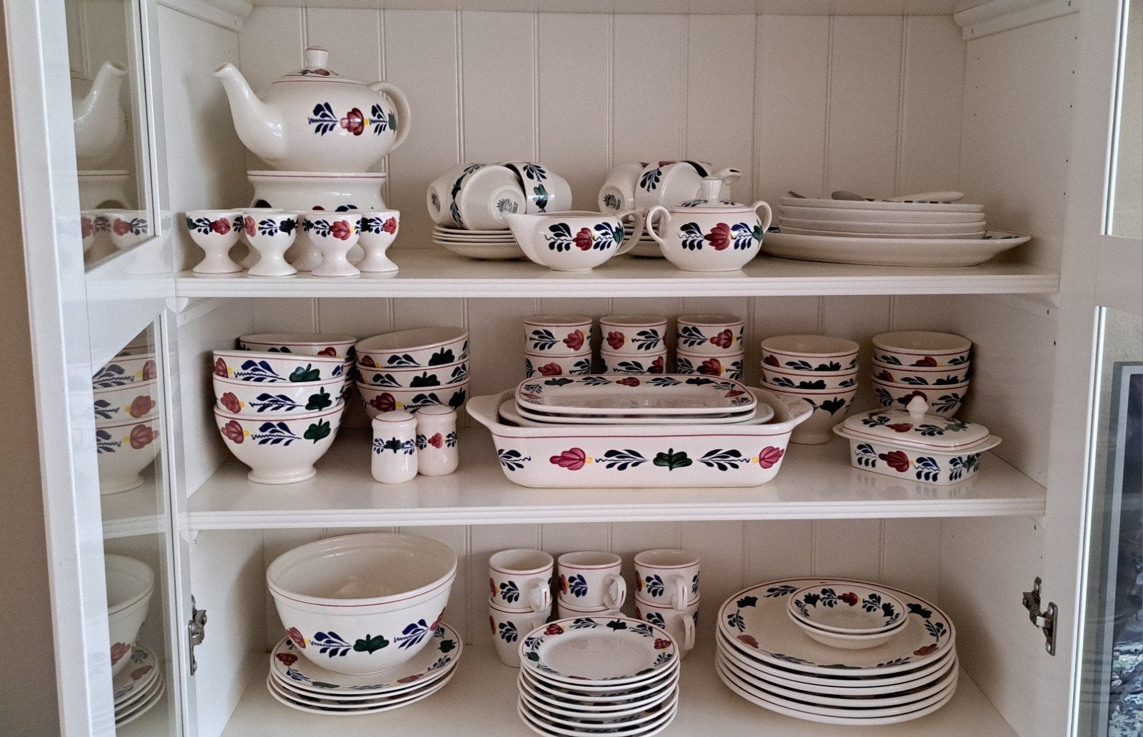 Te koop aangeboden boerenbont servies, Huis en Inrichting, Keuken | Servies, Ophalen, Zo goed als nieuw, Aardewerk, Compleet servies