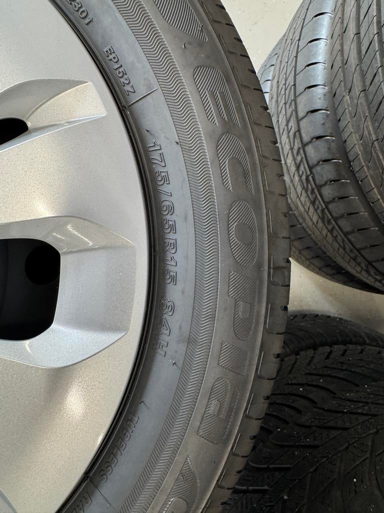Nieuwe set velgen en banden Suzuki Swift Bridgestone, Ophalen, 15 inch, 175 mm, Banden en Velgen