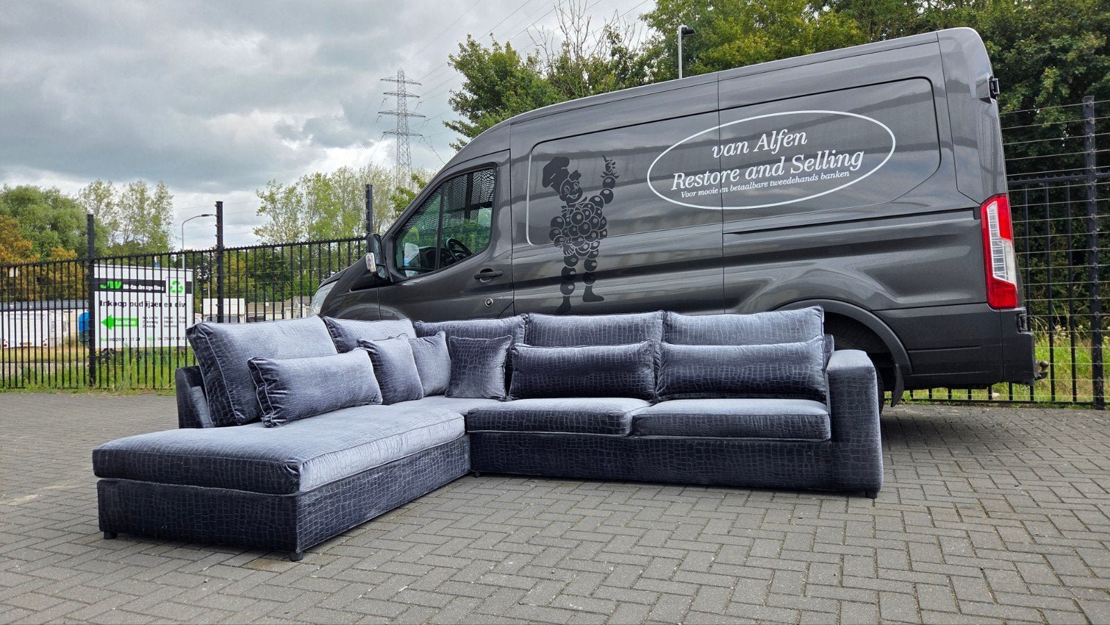 Schitterende Croco Loungebank (Icebleu), Ophalen