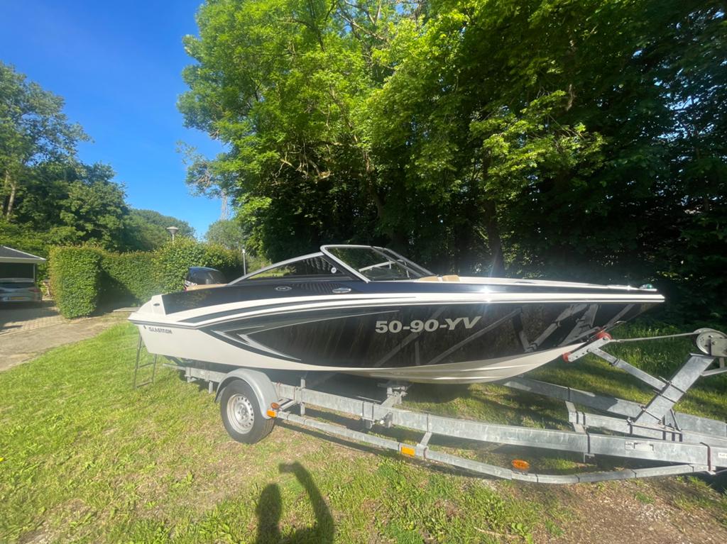 Glastron GT180 2017 met  Suzuki 150pk, Inclusief motor, Zo goed als nieuw, 150 pk, Ophalen