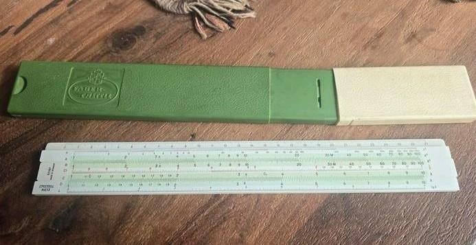 Faber-Castell Rietz rekenliniaal met hoes, Antiek en Kunst, Antiek | Gereedschap en Instrumenten, Ophalen of Verzenden
