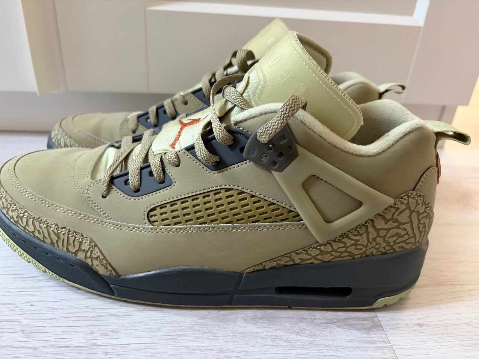 Jordan Spizike green/olive- Incl. doos en vetersbinders, Kleding | Heren, Schoenen, Ophalen of Verzenden, Zo goed als nieuw, Overige kleuren
