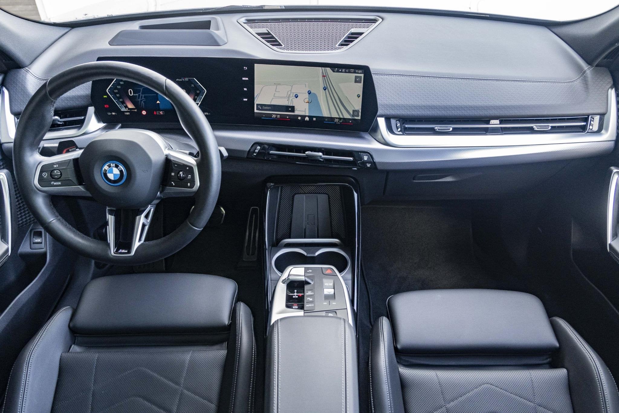 BMW iX2 eDrive20 SoH 100% | M Sportpakket Pro | Innovation P, Auto's, BMW, Met garantie (alle), 204 pk, SUV of Terreinwagen, Zilver of Grijs