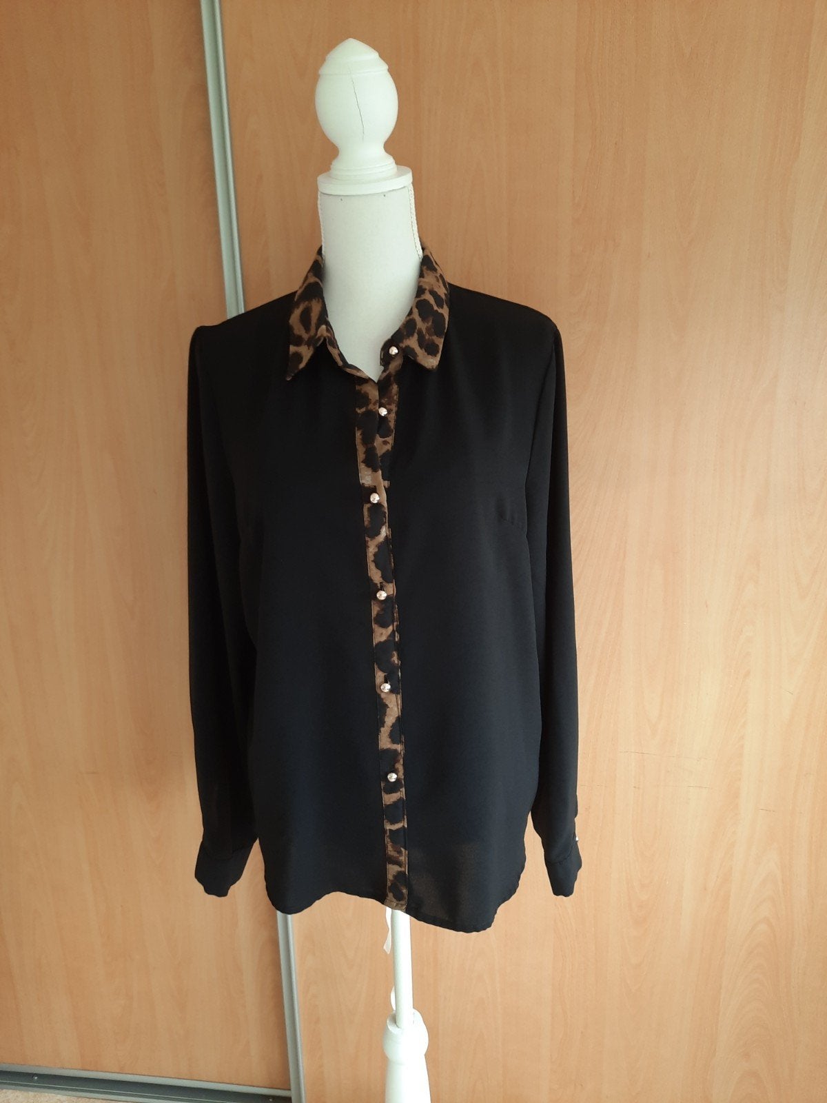 Zwarte blouse met panterprint accenten - Maat XL, Ophalen of Verzenden, Gedragen, Maat 46/48 (XL) of groter, Zwart