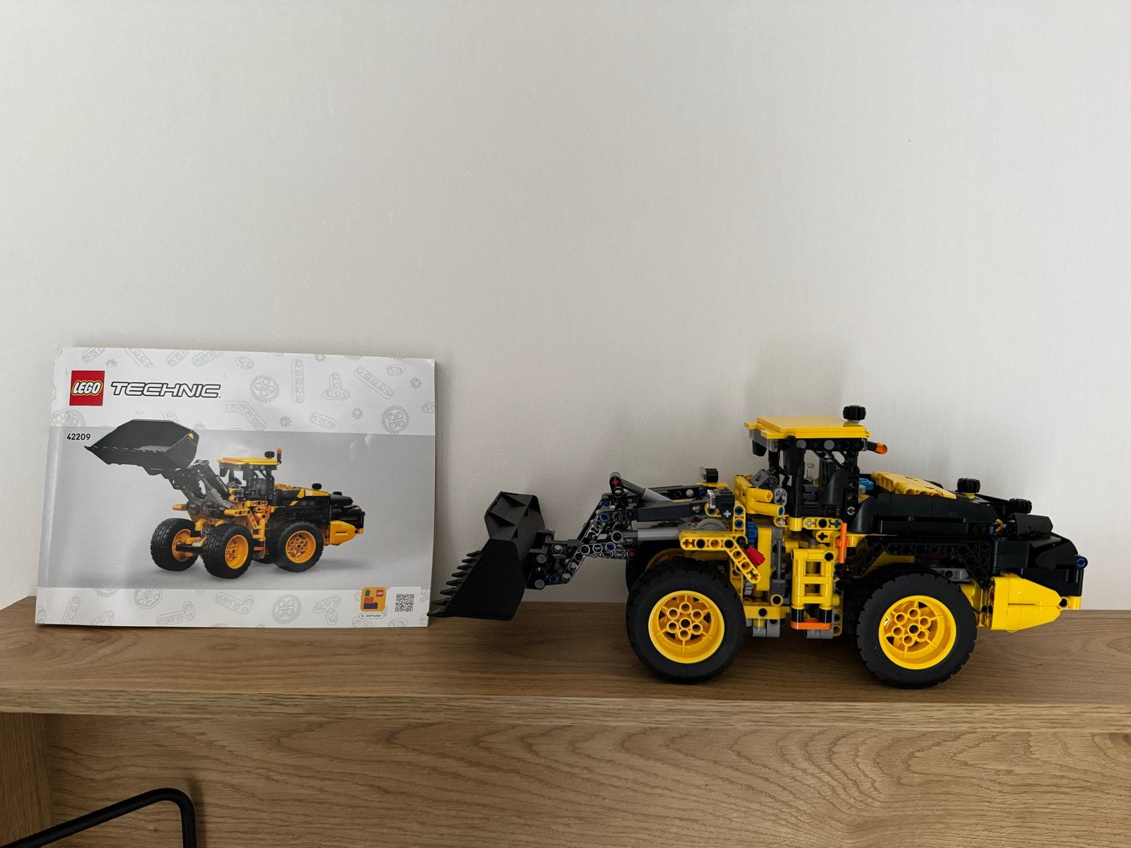 LEGO Technic Volvo Wiellader 42209, Ophalen of Verzenden, Zo goed als nieuw, Overige merken